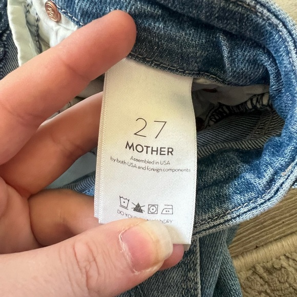 MOTHER Denim The Looker Crop in “We’re All in This Together” - Size 27 - Picture 4 of 10